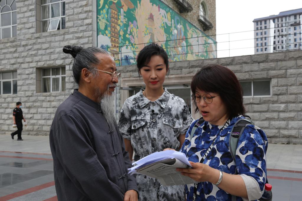 甄忠义校长接受北京电视台专访